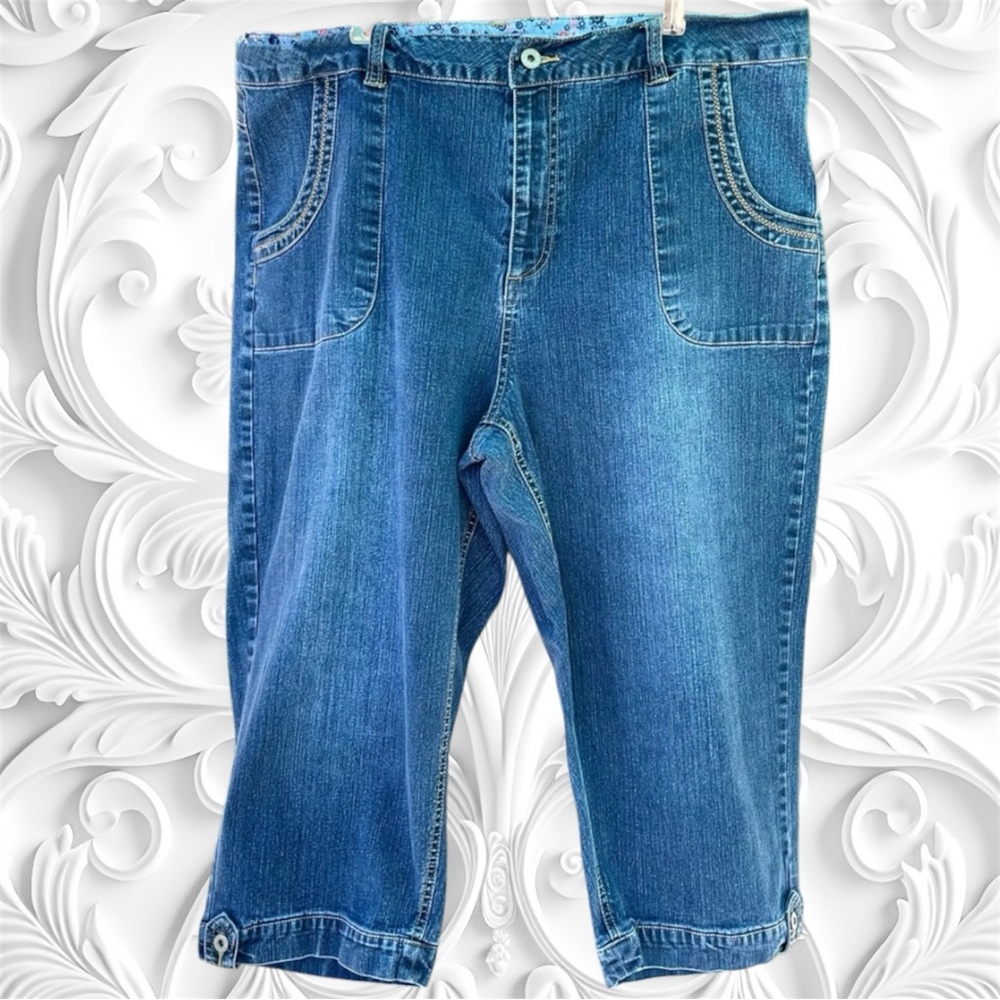 Northcrest Woman’s Plus Size Capri Jean’s w/Button Detail on Cuff & Back Pockets